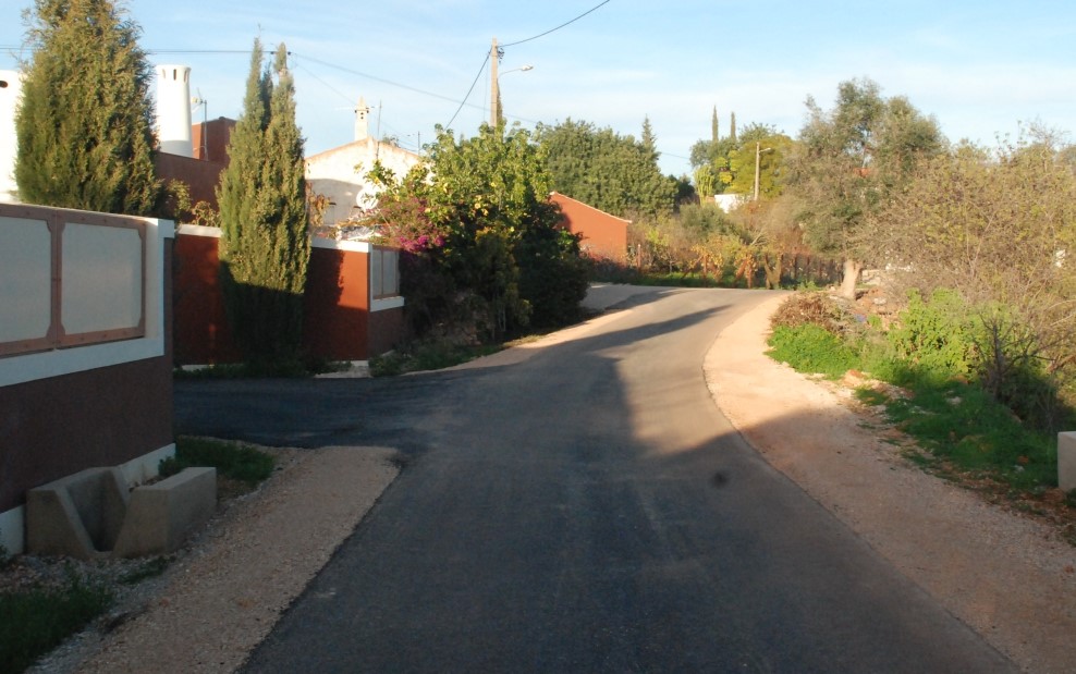 Sul Informação - Silves: Caminho da Figueirinha já foi repavimentado