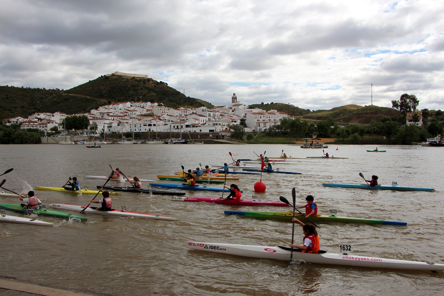 Sul Informação - 500 atletas disputam Campeonato Nacional de Esperanças de Canoagem em Alcoutim
