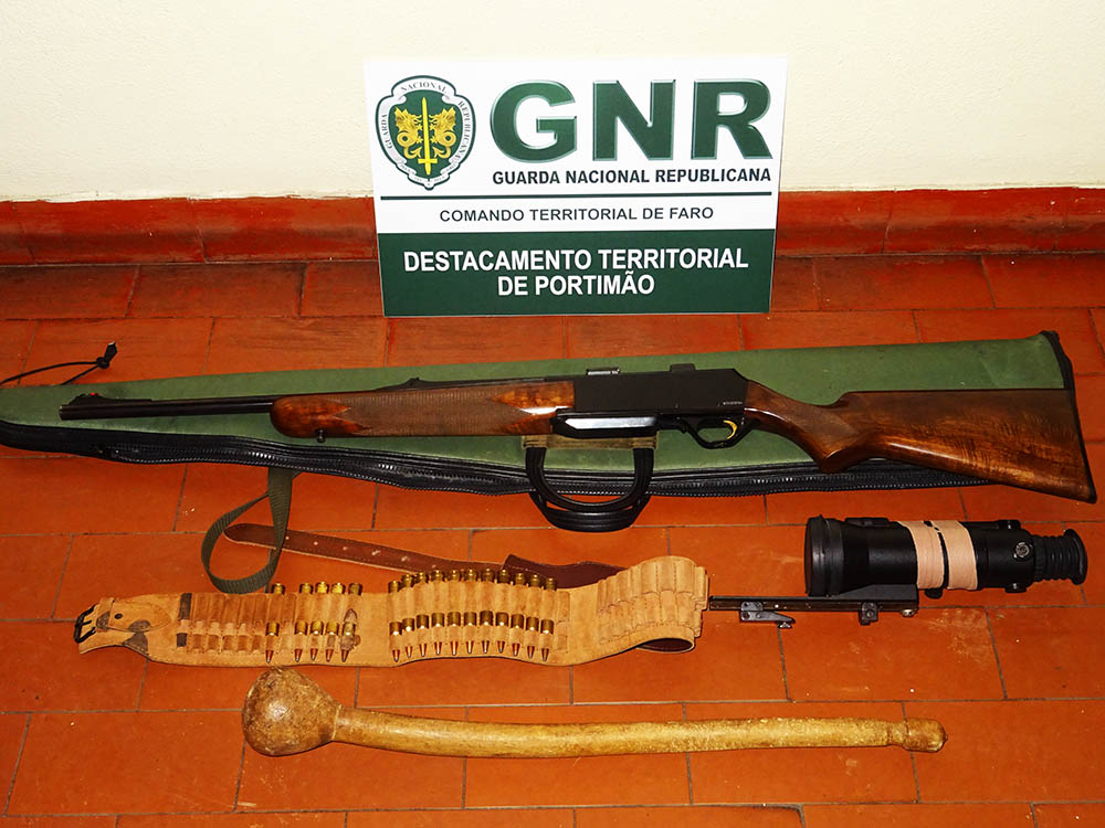 Sul Informação - Caçava à noite com carabina e mira telescópia mas foi apanhado em Vila do Bispo