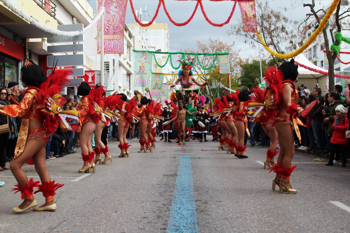 Sul Informação - Fotogaleria: A grande folia do “Carnaval Summit de Loulé” já está na rua