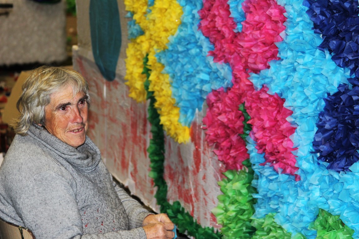 Sul Informação - Dona Isménia já se quis reformar, mas o Carnaval de Moncarapacho não deixa