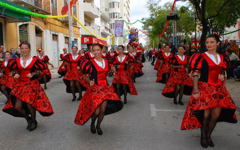 Sul Informação - Carnaval de Loulé arrancou com 25 mil visitantes, mas hoje há mais