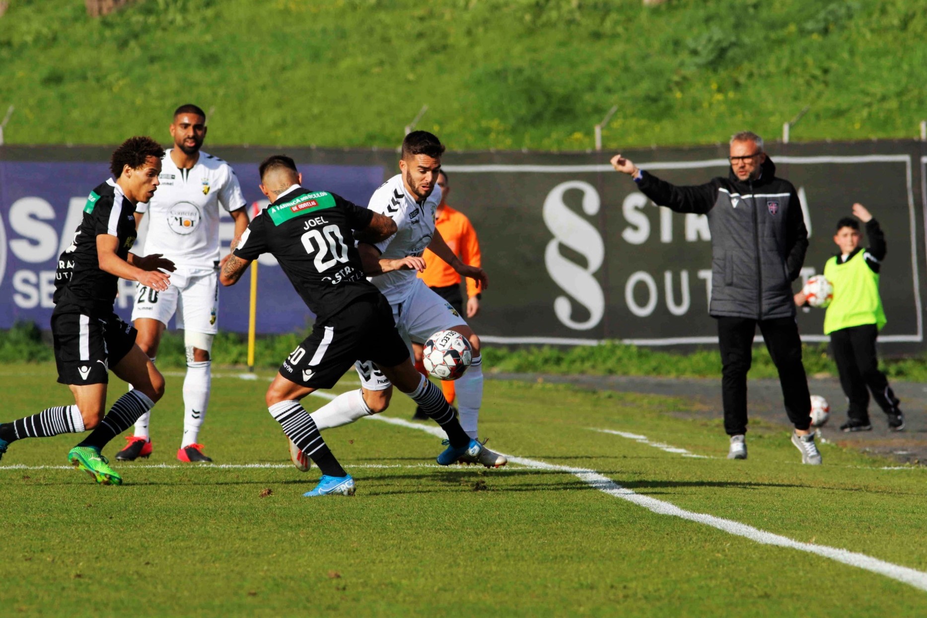 Sul Informação - Farense regressa às vitórias frente ao Casa Pia