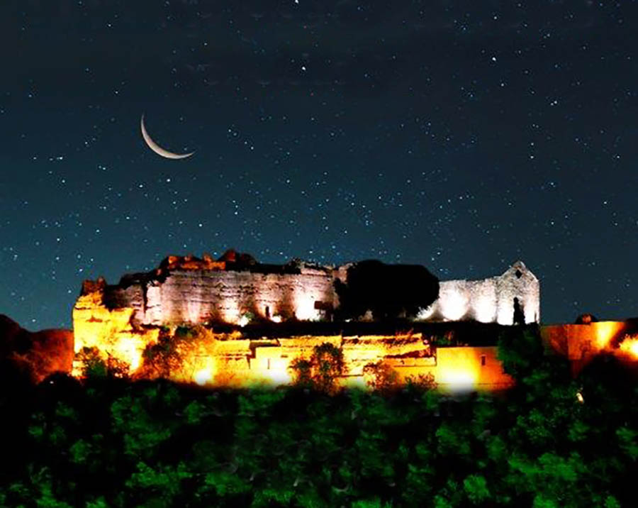 Sul Informação - Quem quer ficar a ver estrelas no Castelo de Paderne?