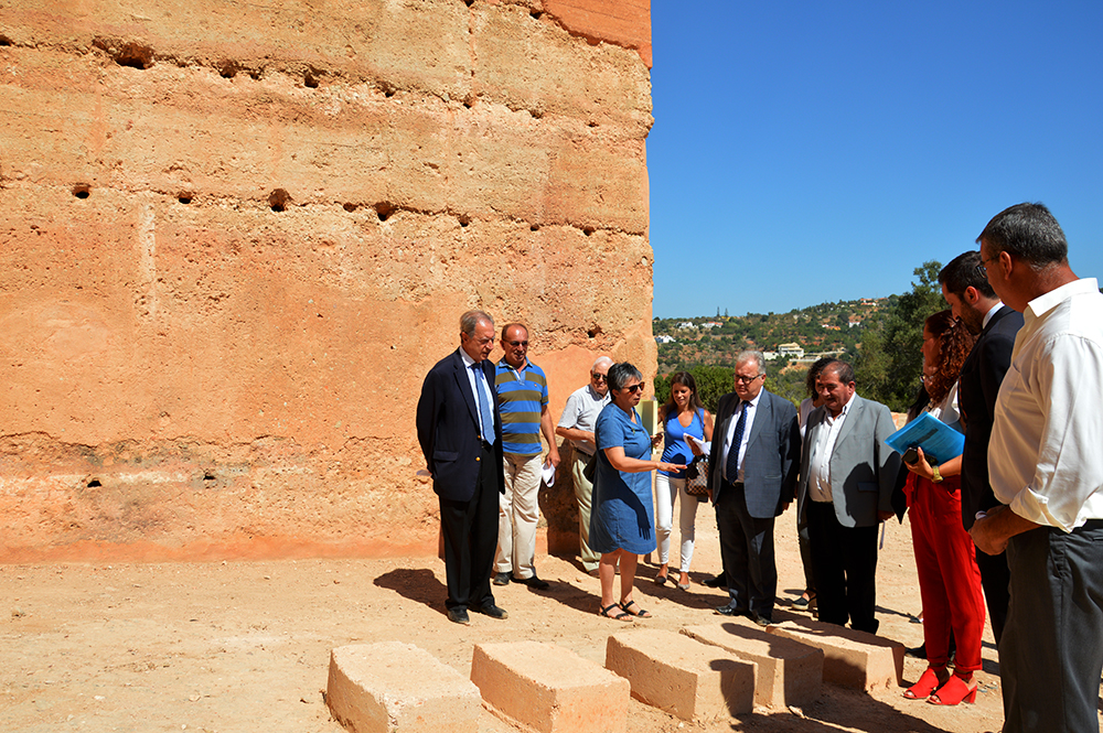 Sul Informação - Torre albarrã do Castelo de Paderne restaurada com o «processo construtivo histórico» dos almóadas