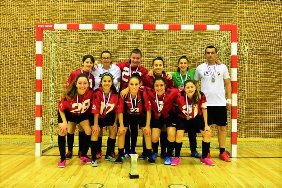 Sul Informação - Juniores femininas da Castromarinense são as novas campeãs distritais de futsal