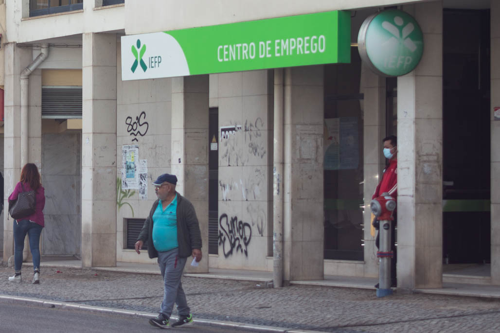 Sul Informação - Agosto manteve tendência de descida do desemprego no Algarve