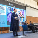 Sul Informação - Novos estudantes da UAlg encheram o Pavilhão da Penha para sessão de boas-vindas