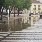 Sul Informação - Bastou meia hora de chuva para provocar o caos nas ruas de Faro