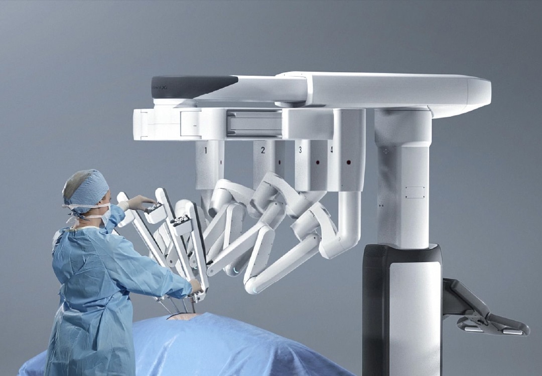 Sul Informação - Hospital Terras do Infante acolhe formação com equipamento de topo na área da Cirurgia Robótica