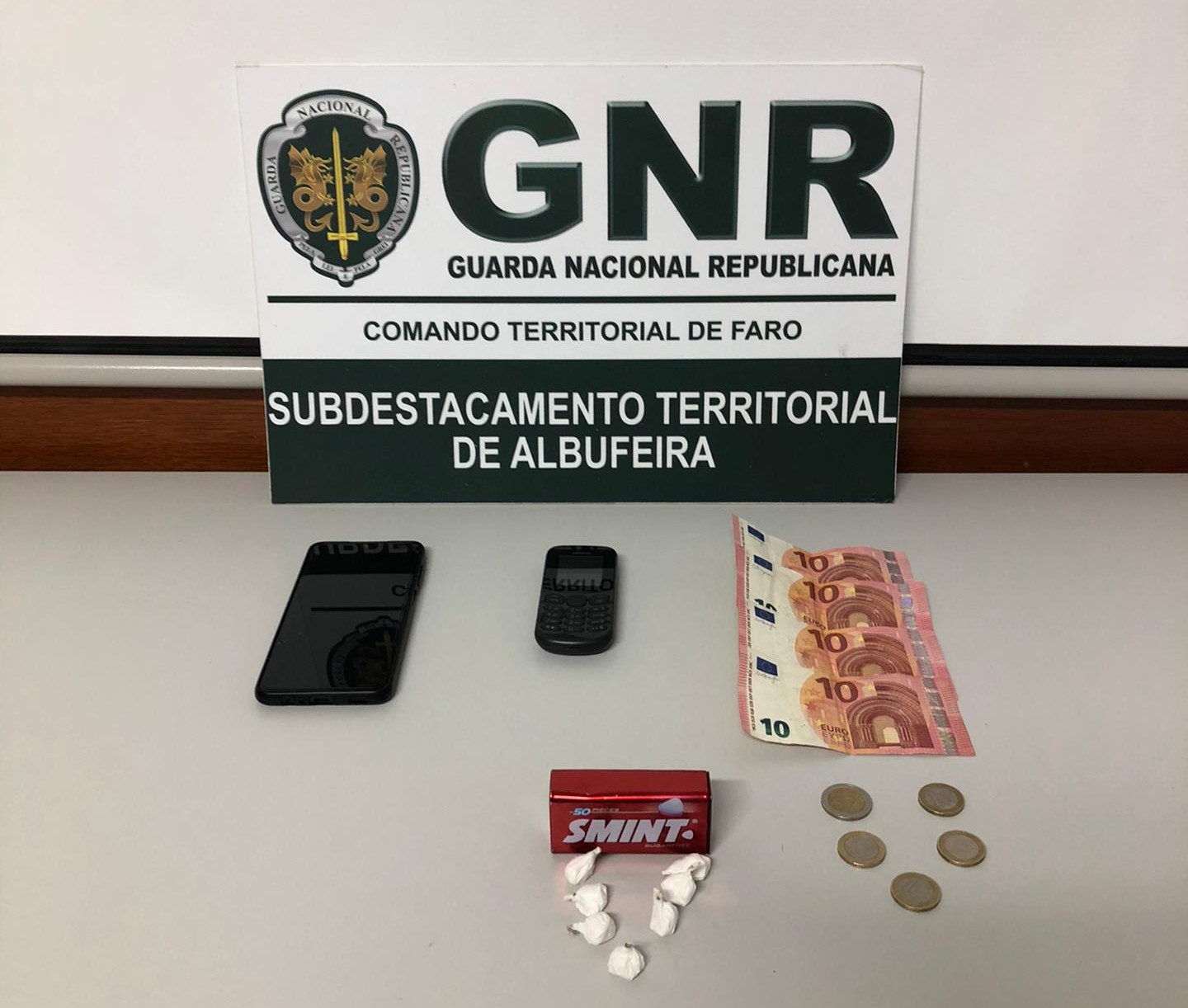 Sul Informação - Homem apanhado com cocaína escondida no carro em Albufeira