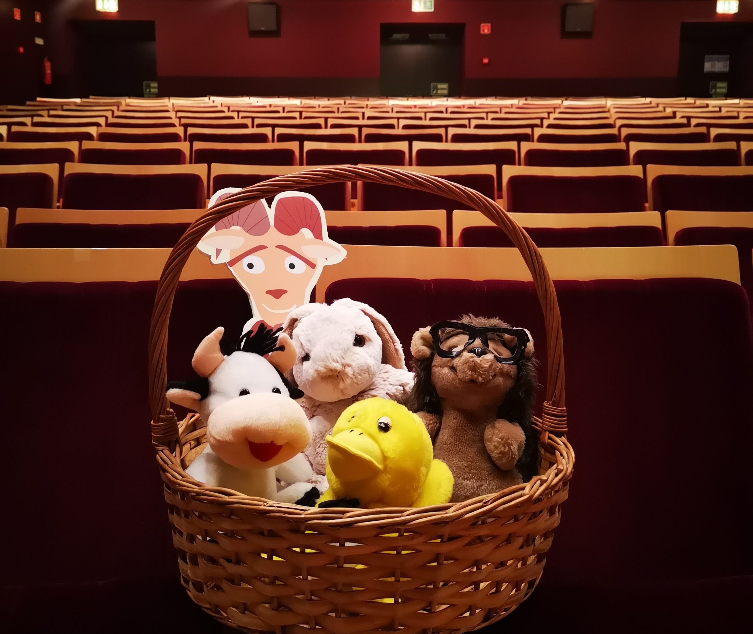 Sul Informação - Figo Lampo celebra Dia da Criança com peça de teatro “A nova história do coelhinho branco”