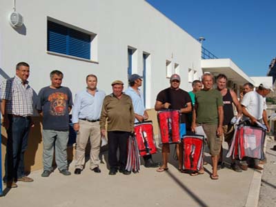 Sul Informação - Pescadores de Vila do Bispo receberam Coletes de Salvação
