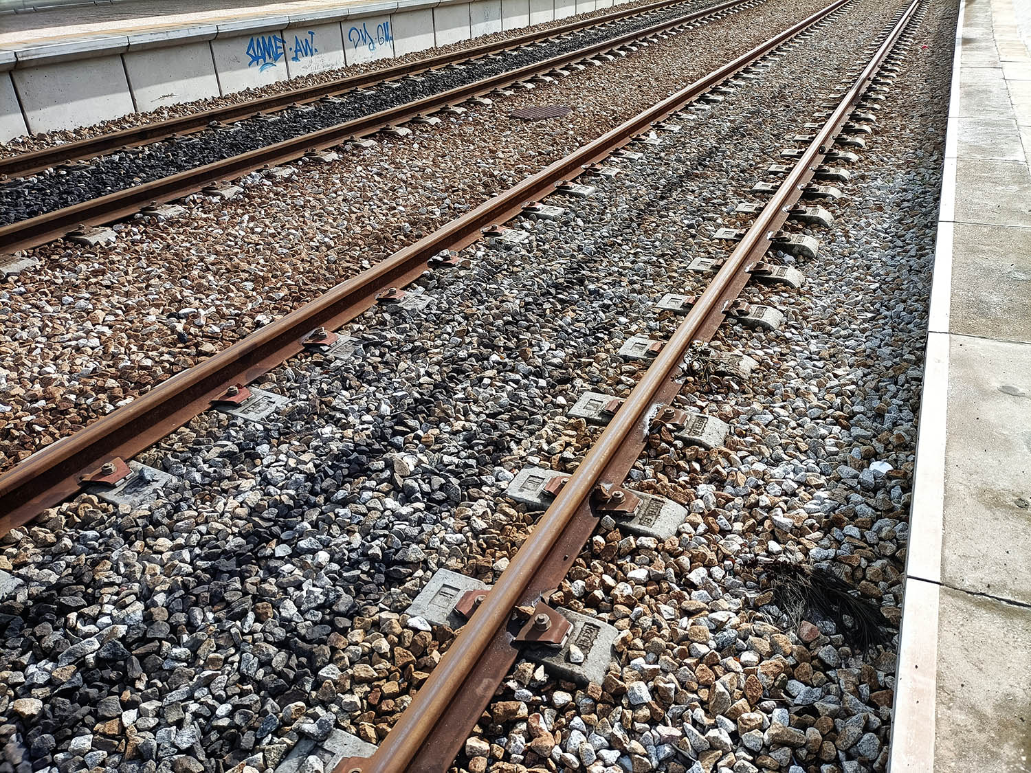Sul Informação - Galamba garante que não há corte no investimento da ferrovia, mas «atraso na execução»