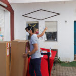 Sul Informação - Faro entrega 1000 dispensadores de gel aos comerciantes