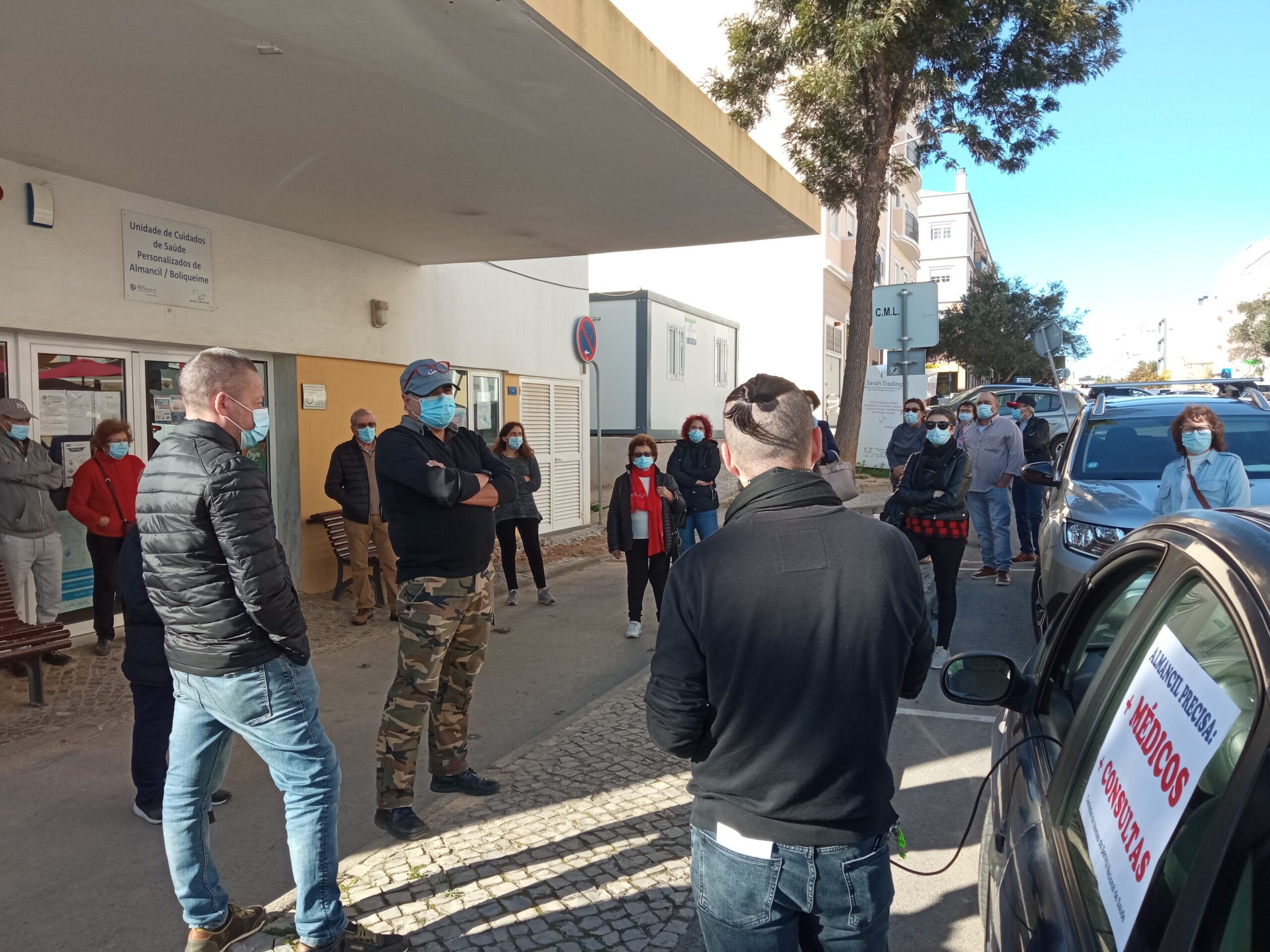 Sul Informação - Utentes do Centro de Saúde de Almancil exigem mais médicos e consultas