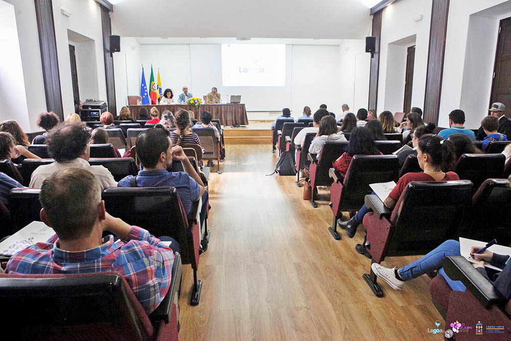 Sul Informação - Conferência “Alertar para Ajudar, uma Escola Feliz é o que se quer” abordou prevenção na área do bullying