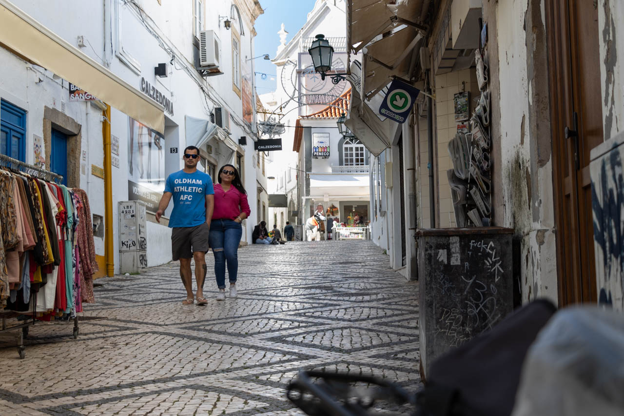 Sul Informação - Fim do isolamento para contactos de risco, acabam testes para entrar em bares e discotecas