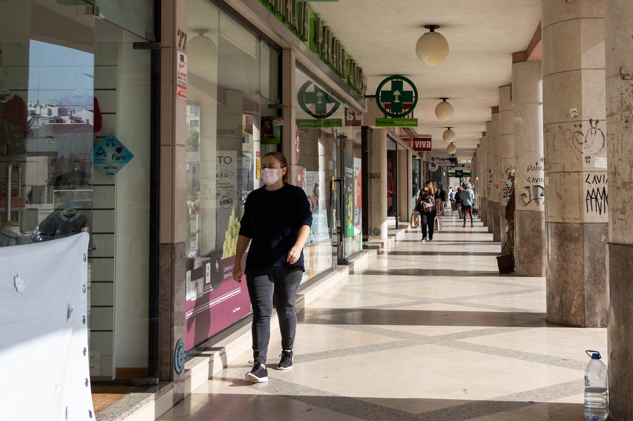 Sul Informação - Atualização semanal da DGS coloca sete concelhos do Algarve em risco elevado