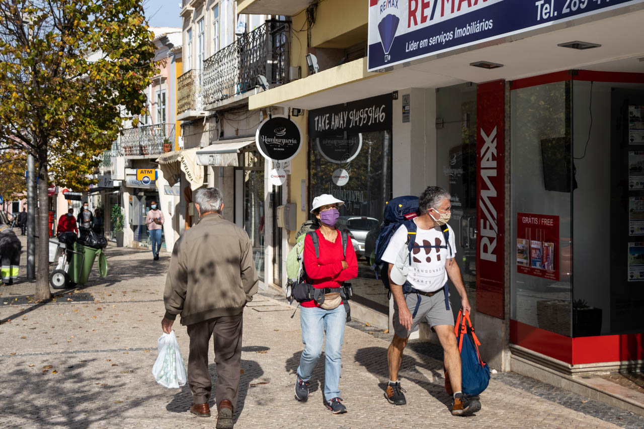 Sul Informação - Covid-19: Algarve volta a bater recorde diário com 348 novas infeções