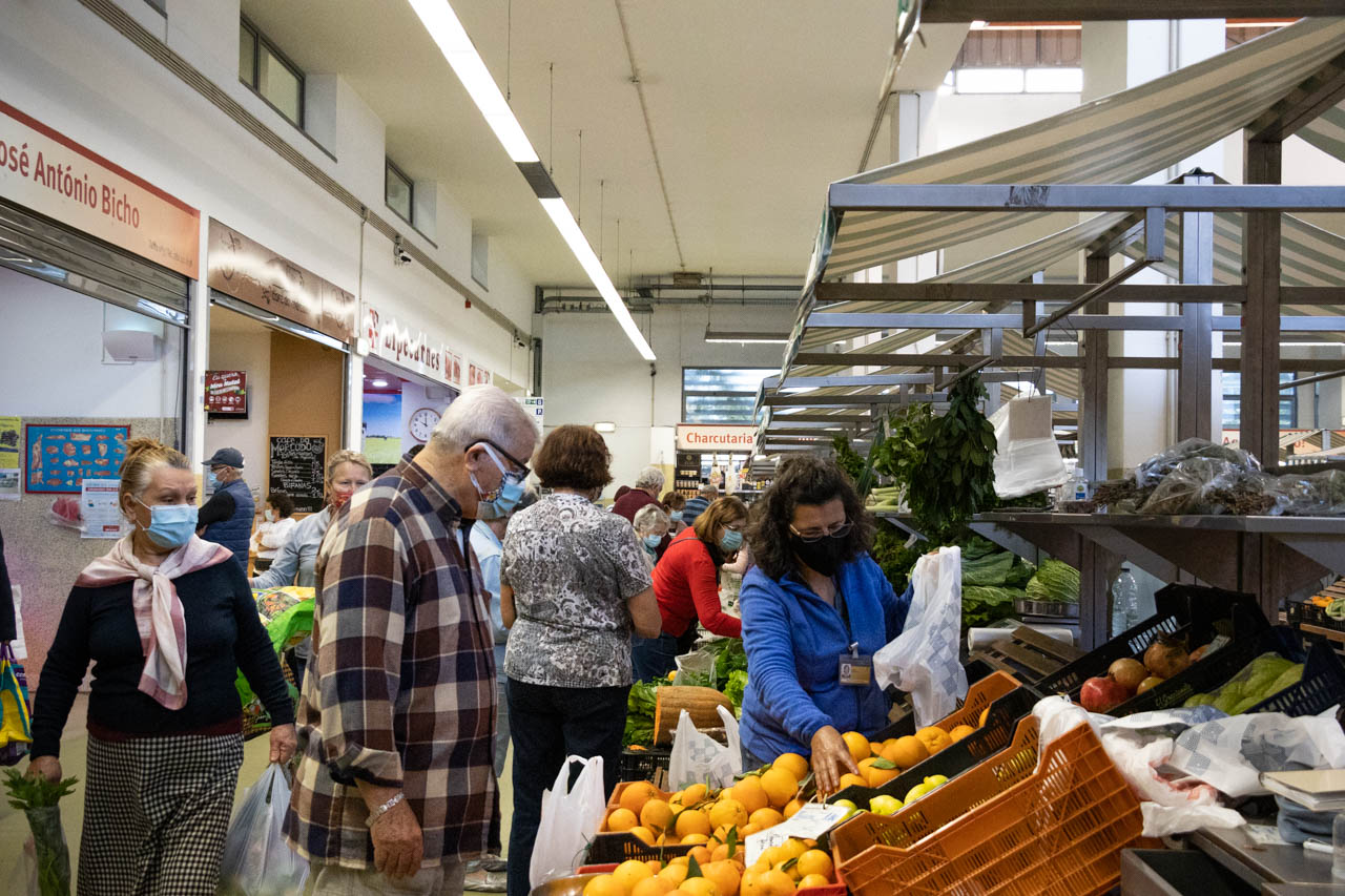 Sul Informação - Algarve tem menos 63 casos ativos de Covid-19 do que há uma semana