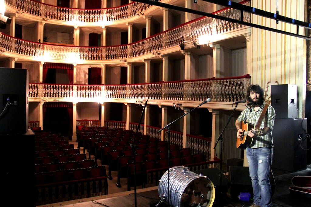 Sul Informação - Daniel Kemish estreia 1º álbum em concerto no Teatro Lethes