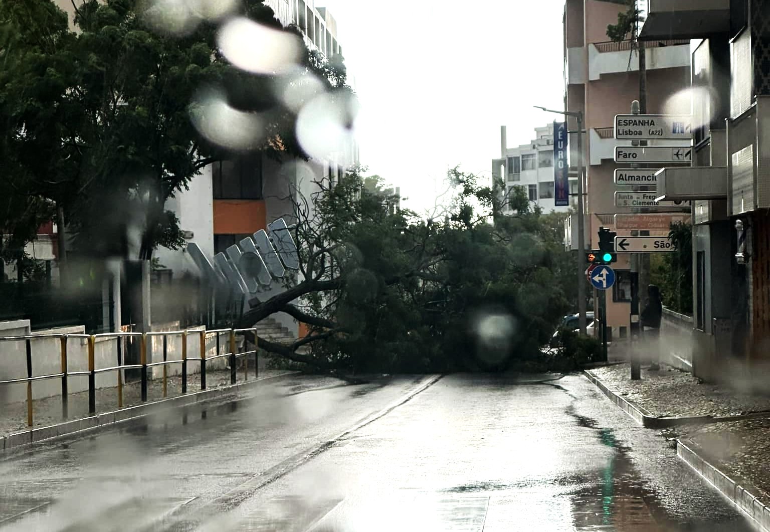 Sul Informação - Depressão Bernard: 61 ocorrências registadas no Algarve até às 15h00