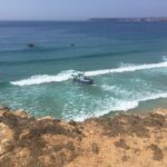 Sul Informação - Barco de pesca já foi desencalhado da Praia do Tonel em Sagres (com fotos)