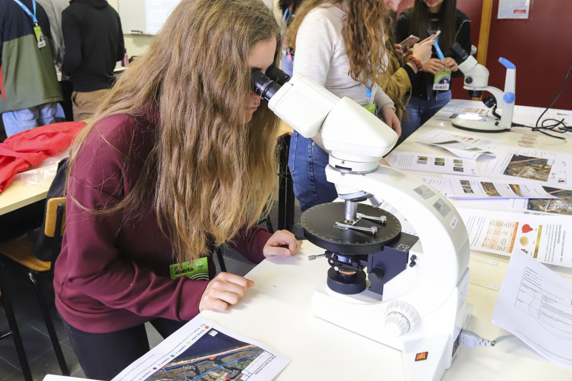 Sul Informação - Universidade do Algarve esteve de portas abertas para quase três mil alunos do básico e secundário