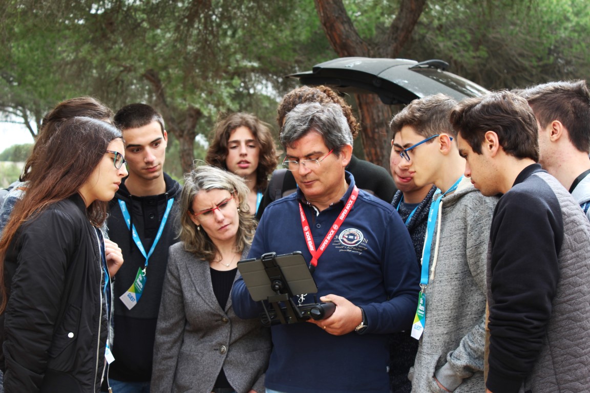 Sul Informação - Dia Aberto da Universidade do Algarve teve drone no céu e surf num ginásio