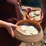 Sul Informação - Crianças e adultos viajaram no tempo até à Pré-História em Alcalar