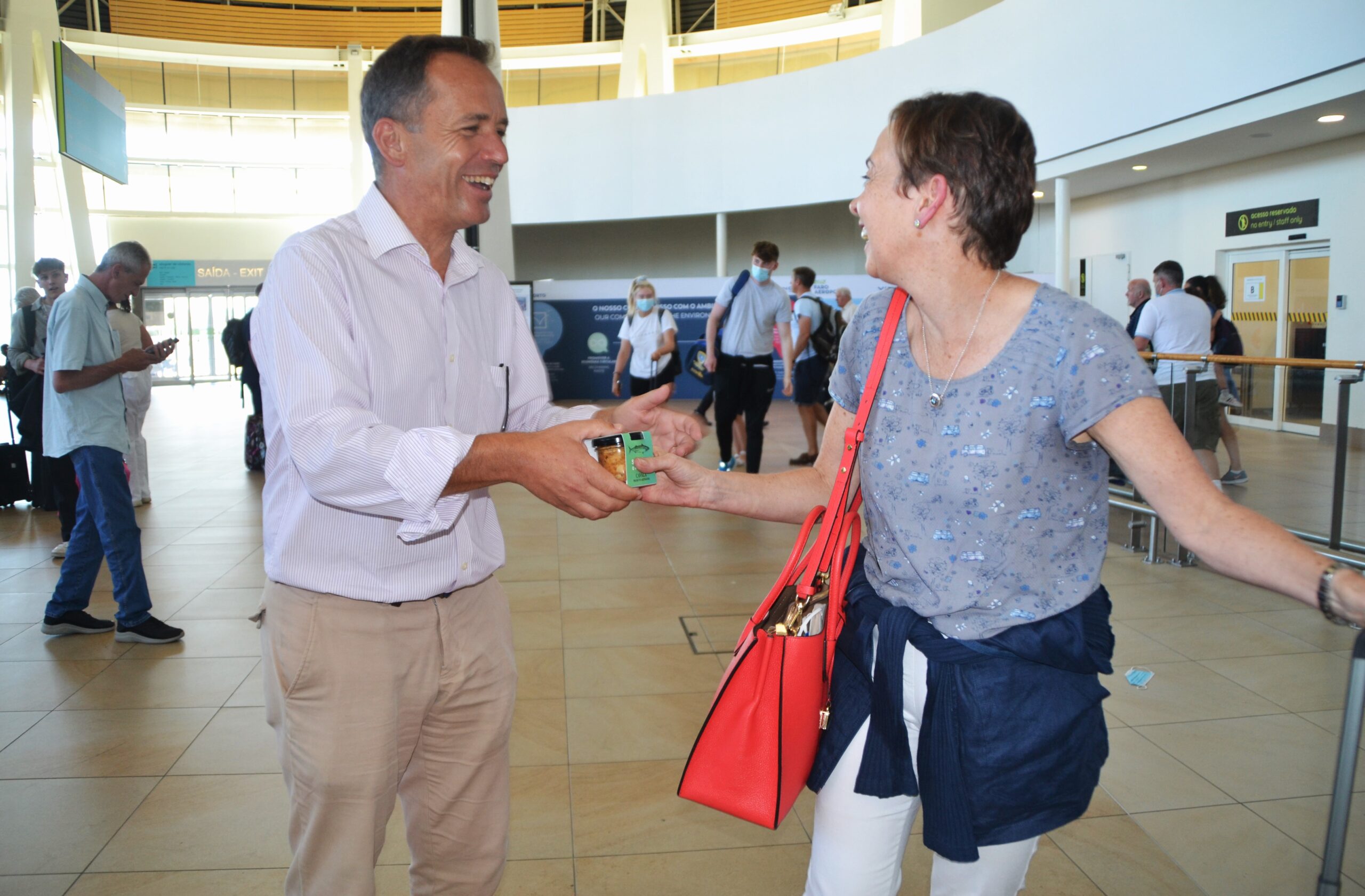Sul Informação - Algarve oferece conservas aos turistas no Aeroporto para promover Dieta Mediterrânica
