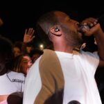 Sul Informação - Dino d’ Santiago deu um “mergulho” na multidão em Tavira [fotogaleria]