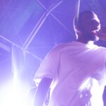 Sul Informação - Dino d’ Santiago deu um “mergulho” na multidão em Tavira [fotogaleria]
