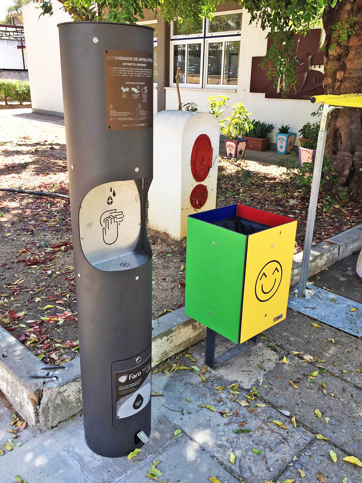 Sul Informação - Faro instala 40 dispensadores urbanos de gel desinfetante em todo o concelho