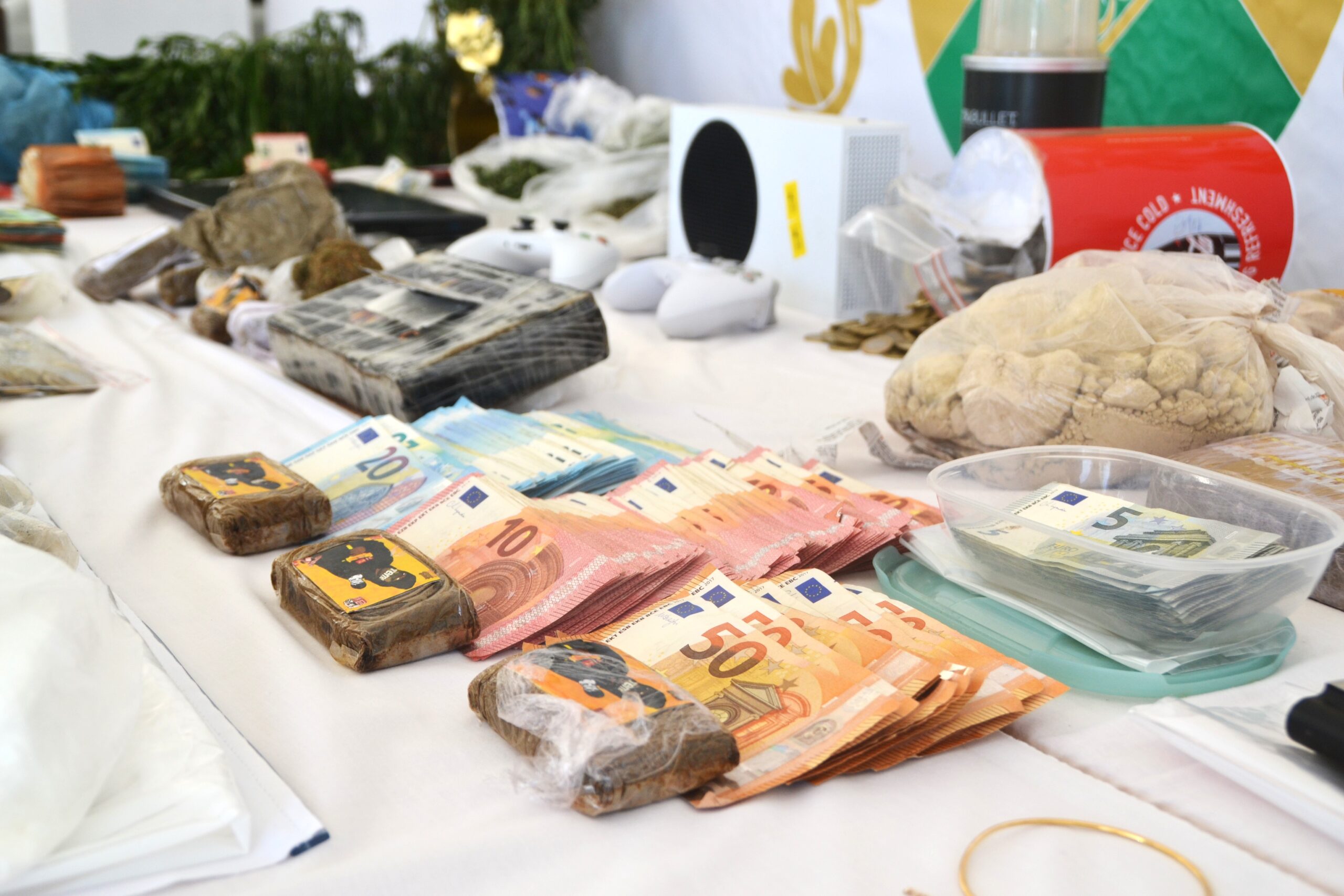 Sul Informação - GNR acaba com rede algarvia de tráfico de haxixe, cocaína, heroína e canábis