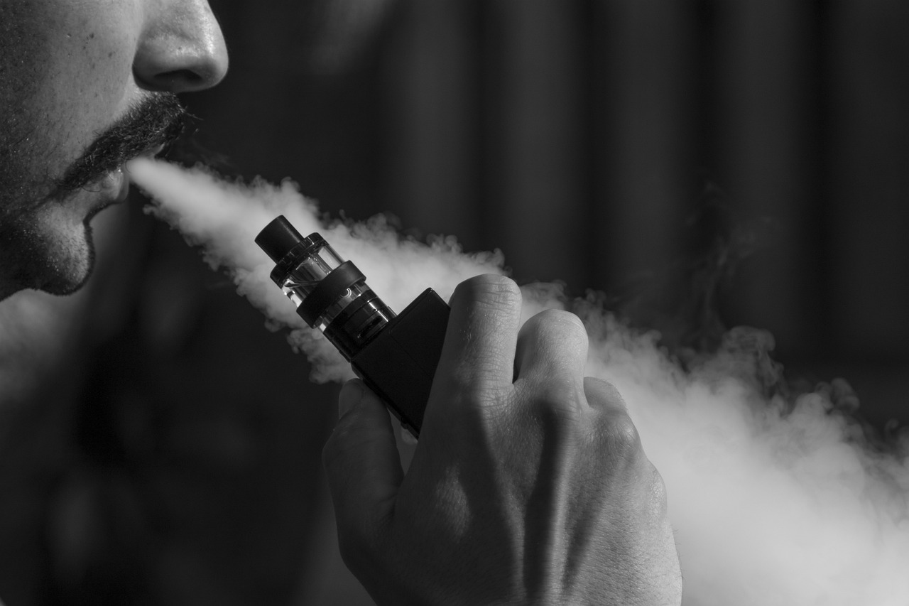 Sul Informação - OMS apela a medidas urgentes para proteger crianças e jovens dos cigarros eletrónicos