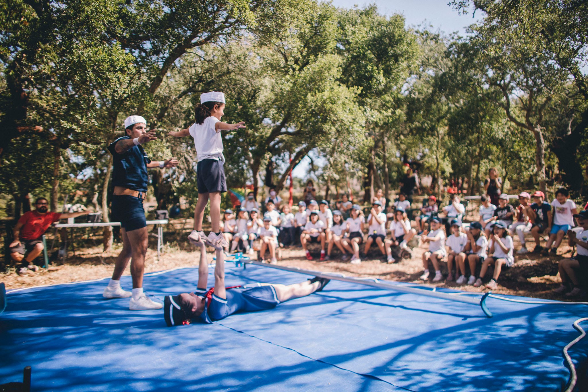 Sul Informação - Festival EmRaizArt leva novo circo e artes de rua a espaço rural de Lagos