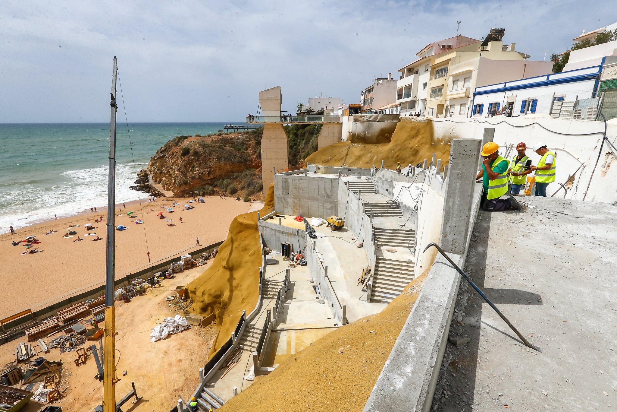 Sul Informação - Obra da escadaria da praia do Peneco inaugurada no feriado municipal de Albufeira