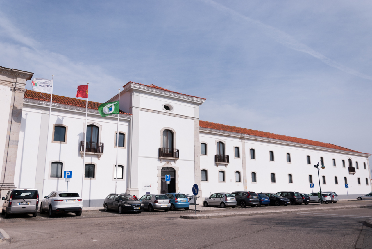 Sul Informação - Faro marca arranque do ano letivo com receção ao professor e entrega de prémios