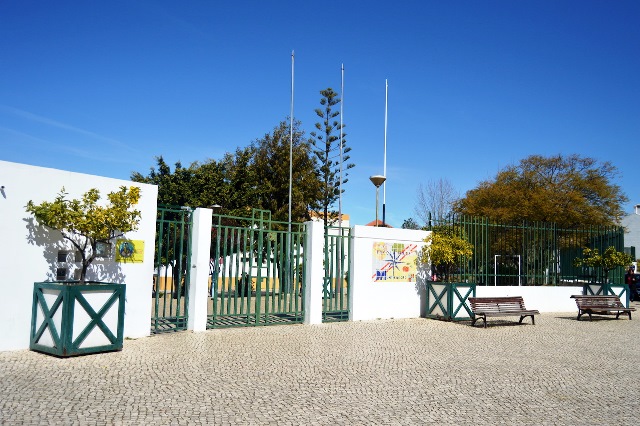 Sul Informação - Pais, alunos e funcionários protestam por melhores condições nas escolas de Montenegro