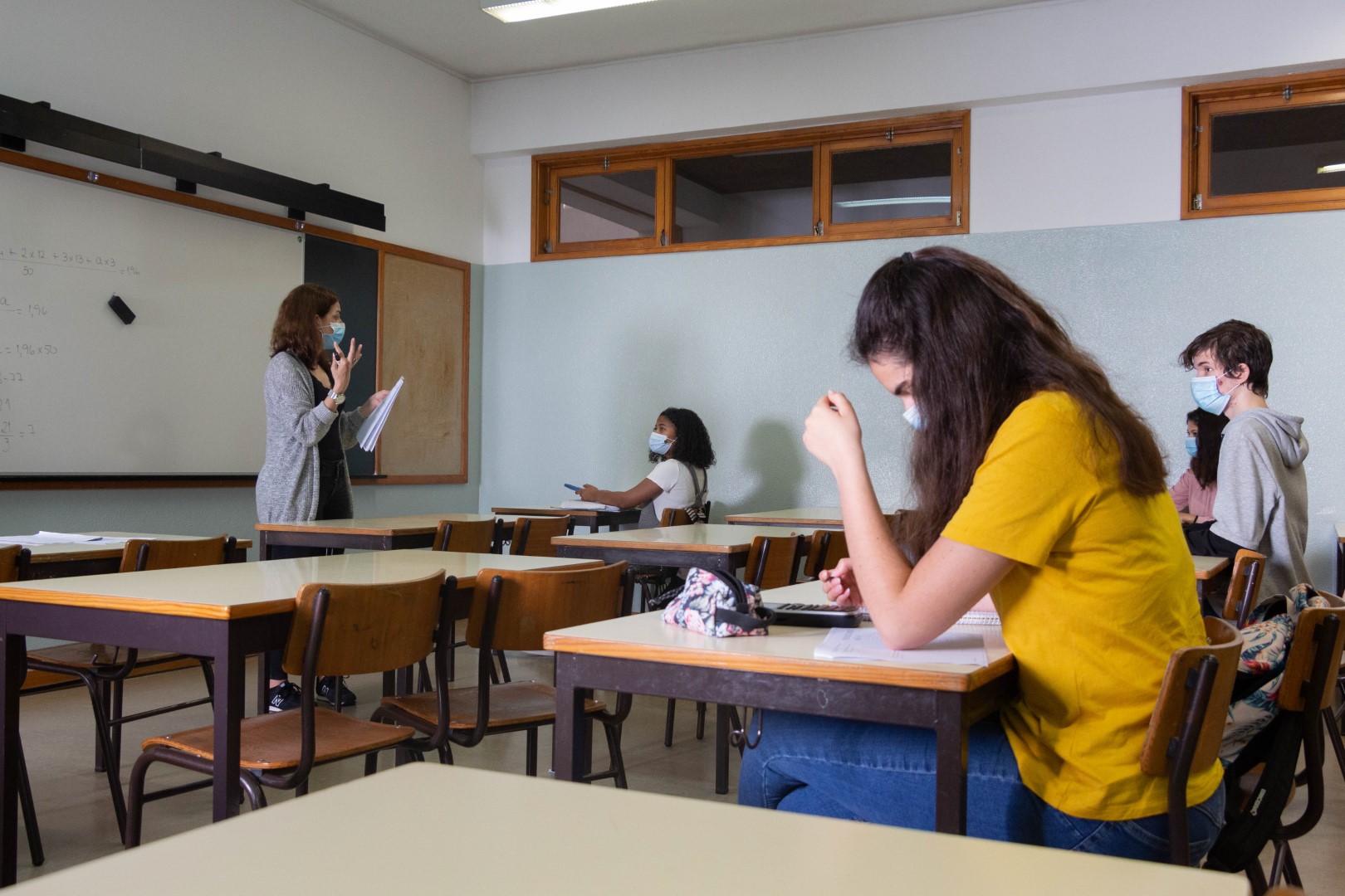 Sul Informação - Com menos autocarros, são as Câmaras a transportar os alunos do Secundário para a escola