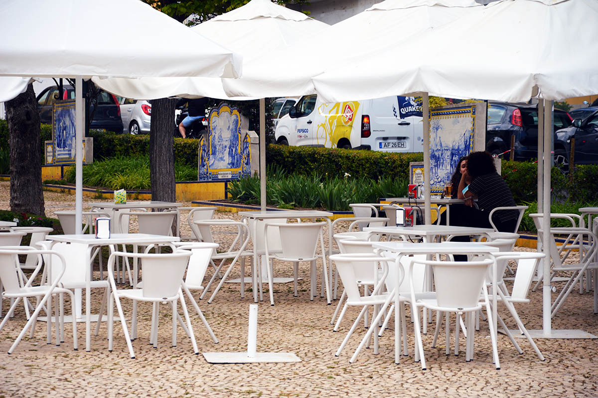 Sul Informação - Restaurantes: Só quem vive na mesma casa pode estar a menos de dois metros
