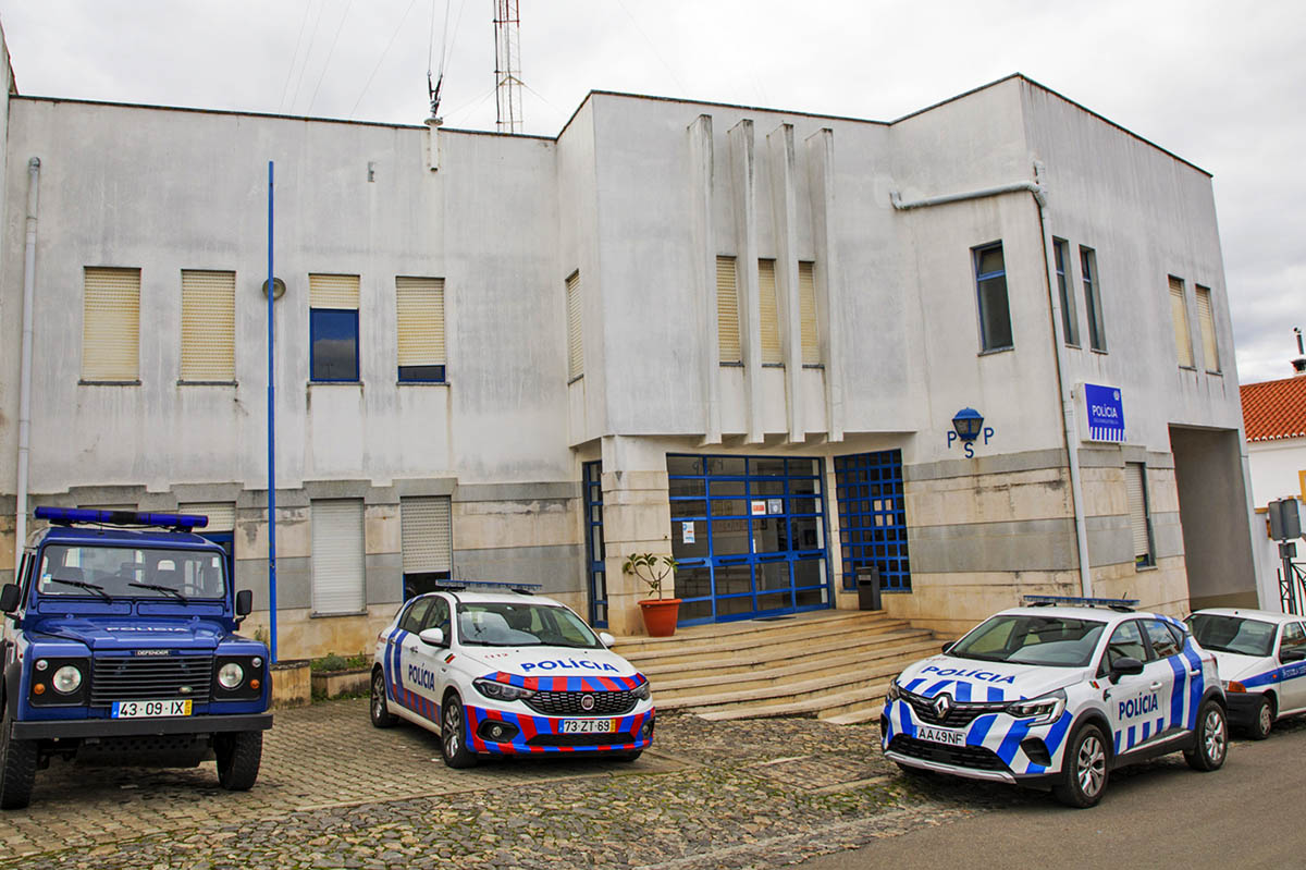 Sul Informação - Obras na esquadra da PSP de Moura avançam com assinatura de contrato
