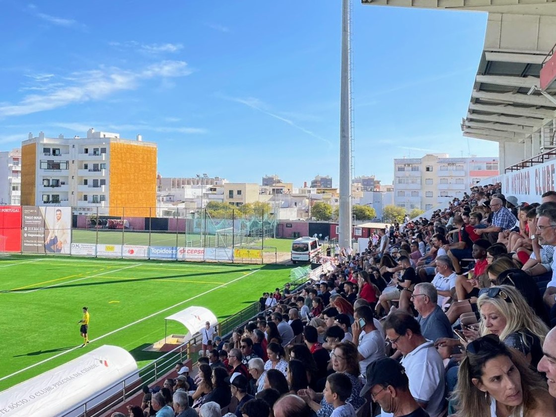 Sul Informação - Novo sintético do Estádio José Arcanjo inaugurado com milhares nas bancadas