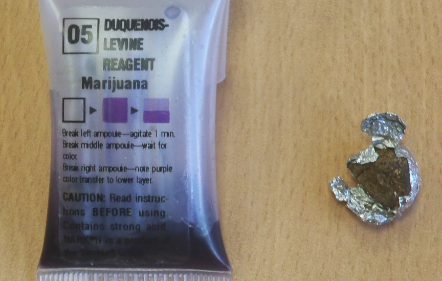 Sul Informação - Pequeno saco com droga é apreendido pela Polícia Marítima na Meia Praia