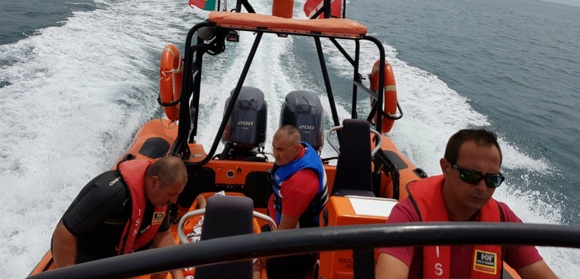 Sul Informação - VÍDEO: Turista francesa acidentada evacuada pelo mar na Praia da Marinha