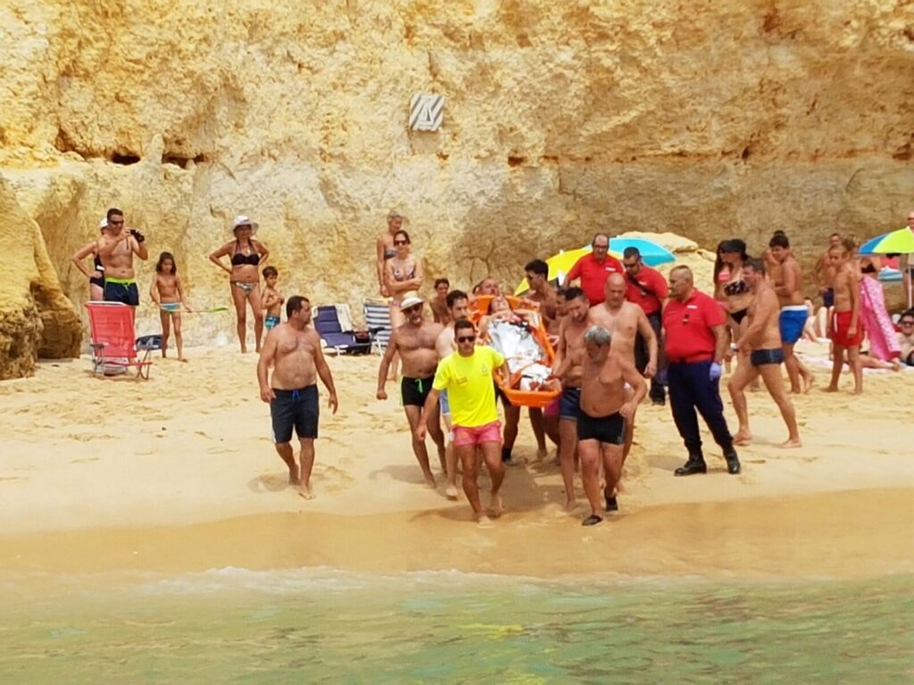 evacuação maritima na praia da marinha2