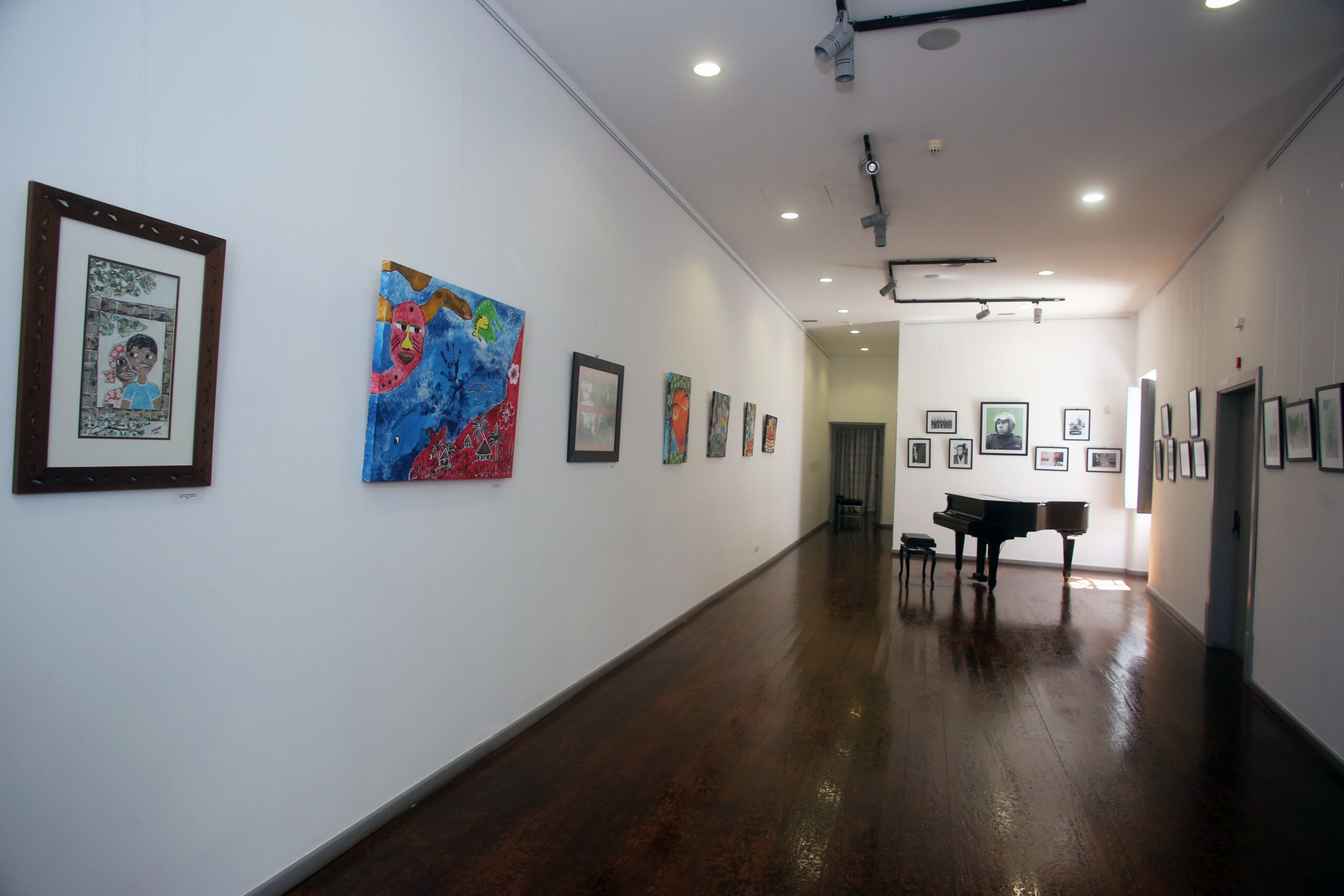 Sul Informação - Alunos de Portimão visitam exposição sobre Salgueiro Maia com direito a aula de pintura