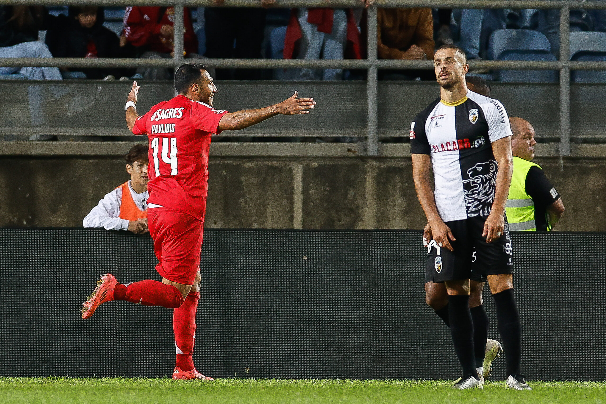 Sul Informação - Farense permite reviravolta e perde com Benfica no Estádio Algarve